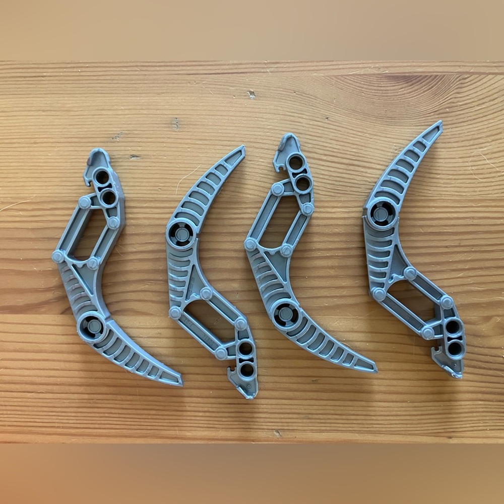 Lego Parts Lot (4) Pearl Light Gray Bionicle Visorak Fang w 2 Pin Holes No 50914